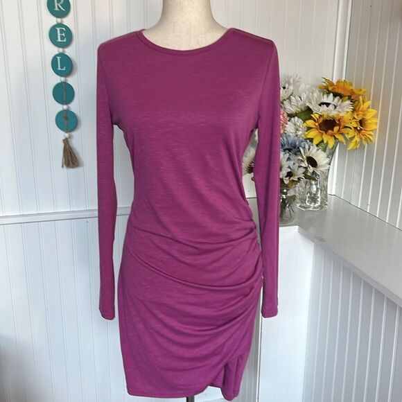 Long Sleeves Ruched Side Fuchsia - Picture 1 of 11